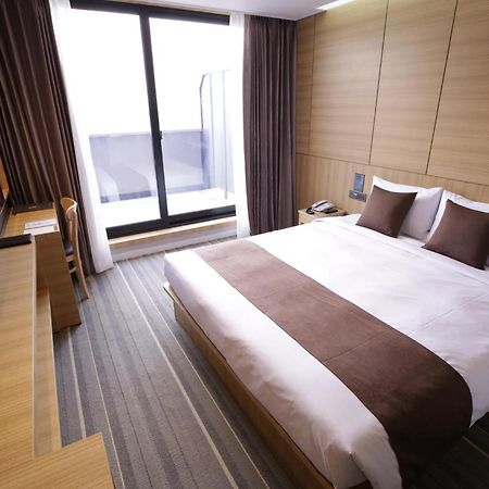 Honors Hotel Hwaseong Екстер'єр фото