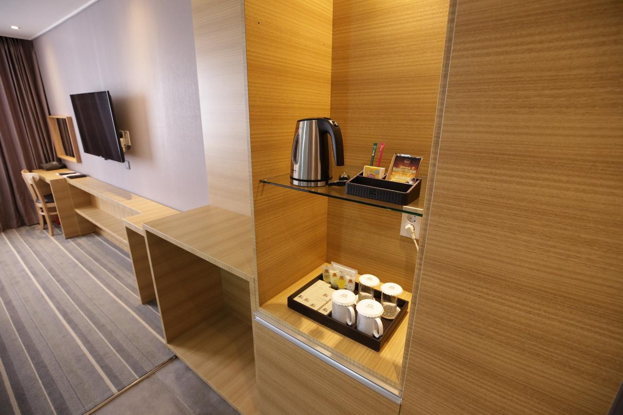 Honors Hotel Hwaseong Екстер'єр фото