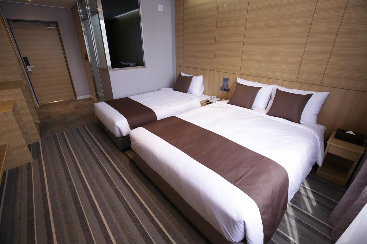 Honors Hotel Hwaseong Екстер'єр фото