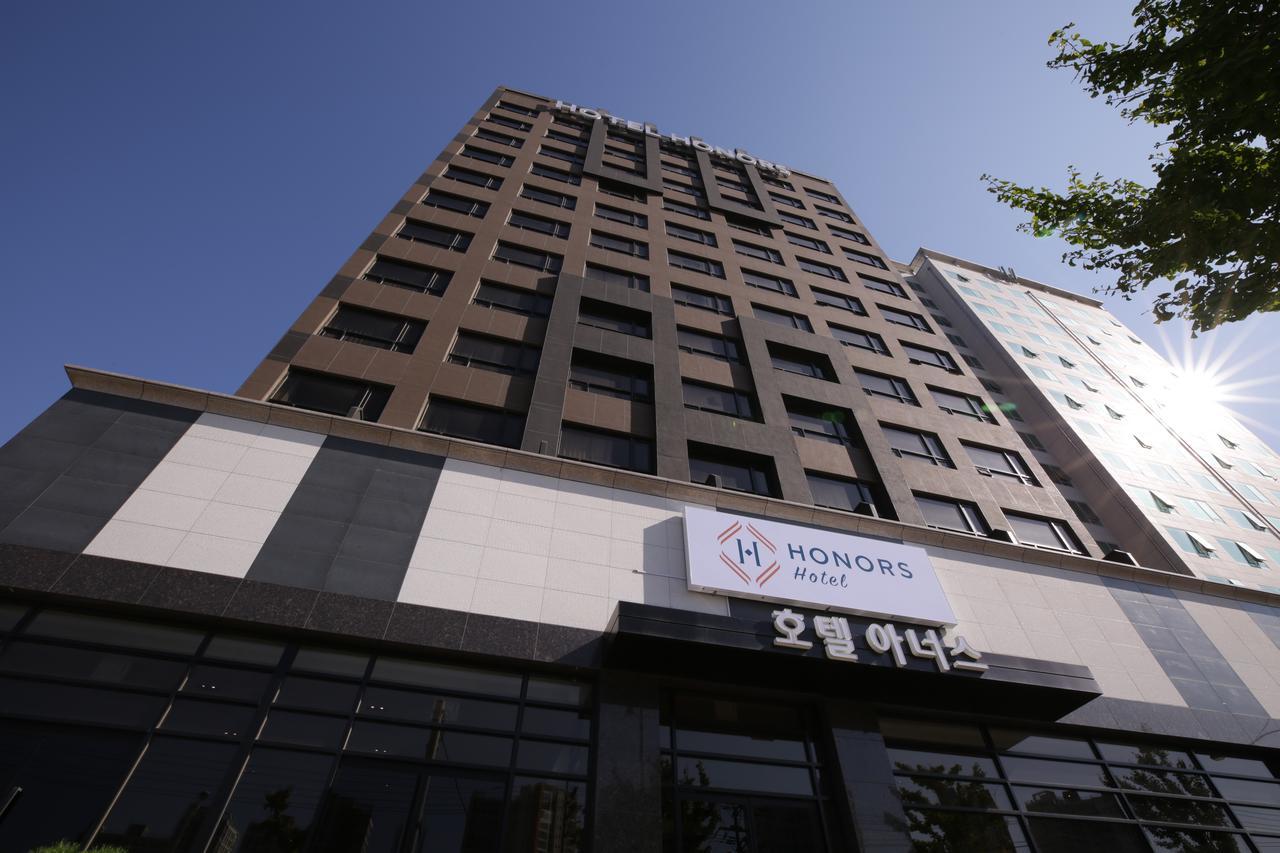 Honors Hotel Hwaseong Екстер'єр фото