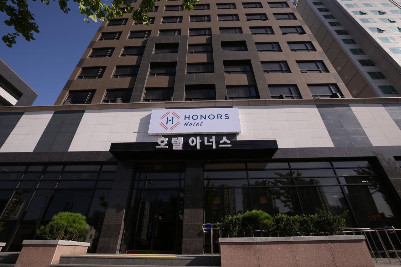 Honors Hotel Hwaseong Екстер'єр фото