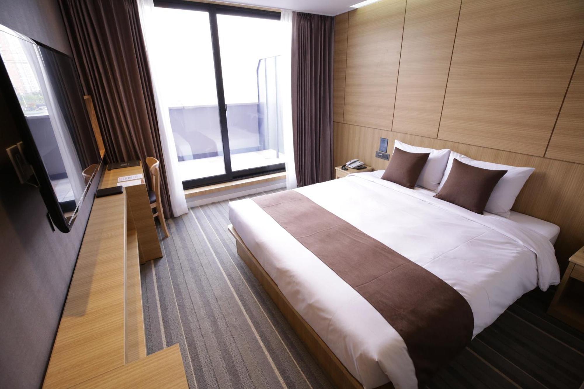 Honors Hotel Hwaseong Екстер'єр фото