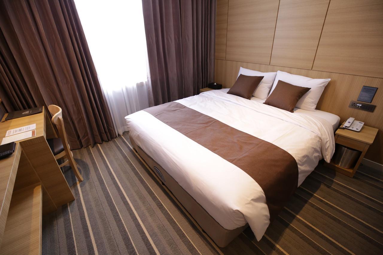 Honors Hotel Hwaseong Екстер'єр фото